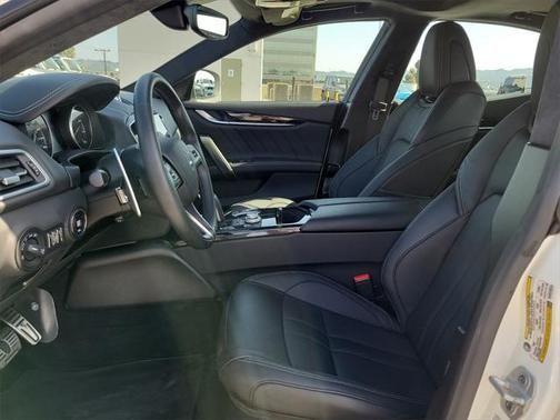 2023 maserati ghibli