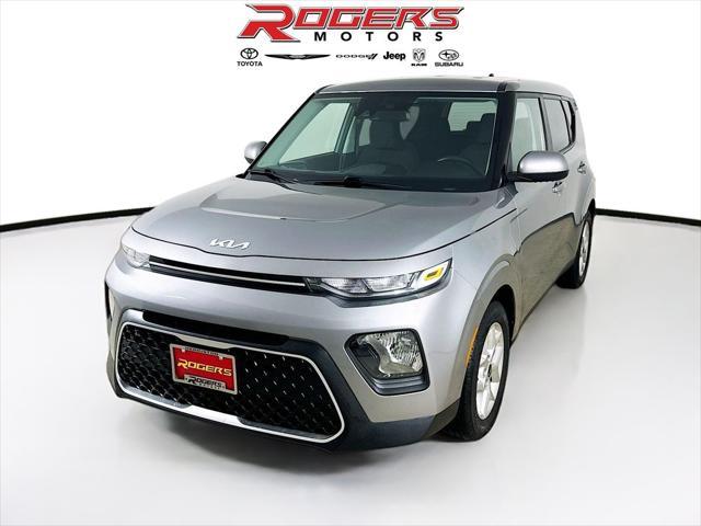 2022 kia soul lx