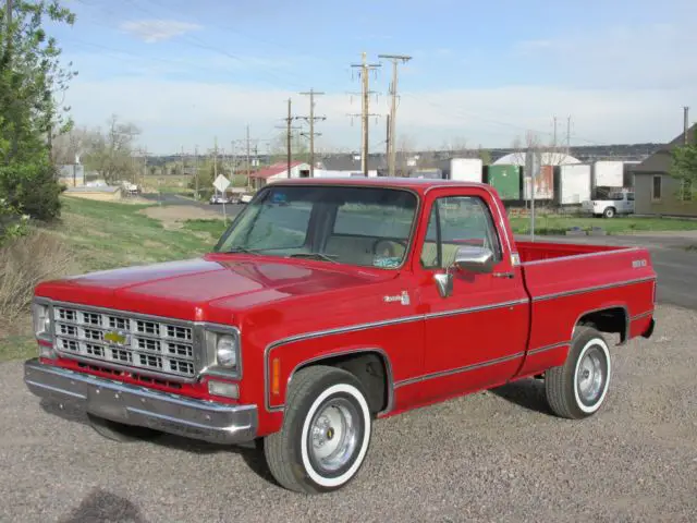 truck in showroom condition