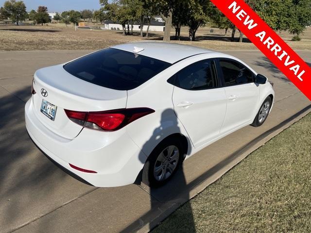 2016 hyundai elantra se