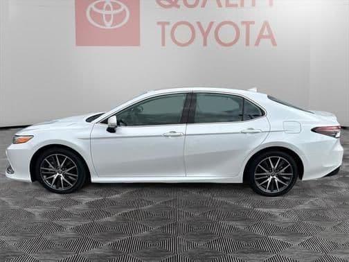 2022 toyota camry hybrid in carlisle, minnesota