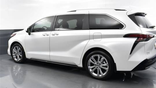 2024 Toyota Sienna platinum