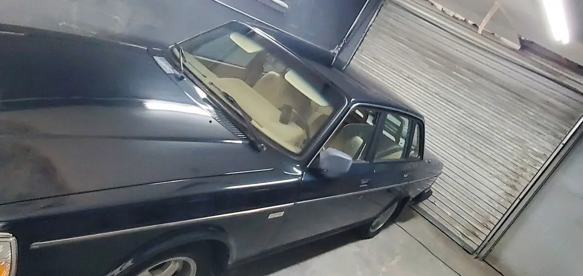 1991 volvo 240 green rwd manual