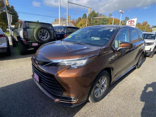 2022 toyota sienna le