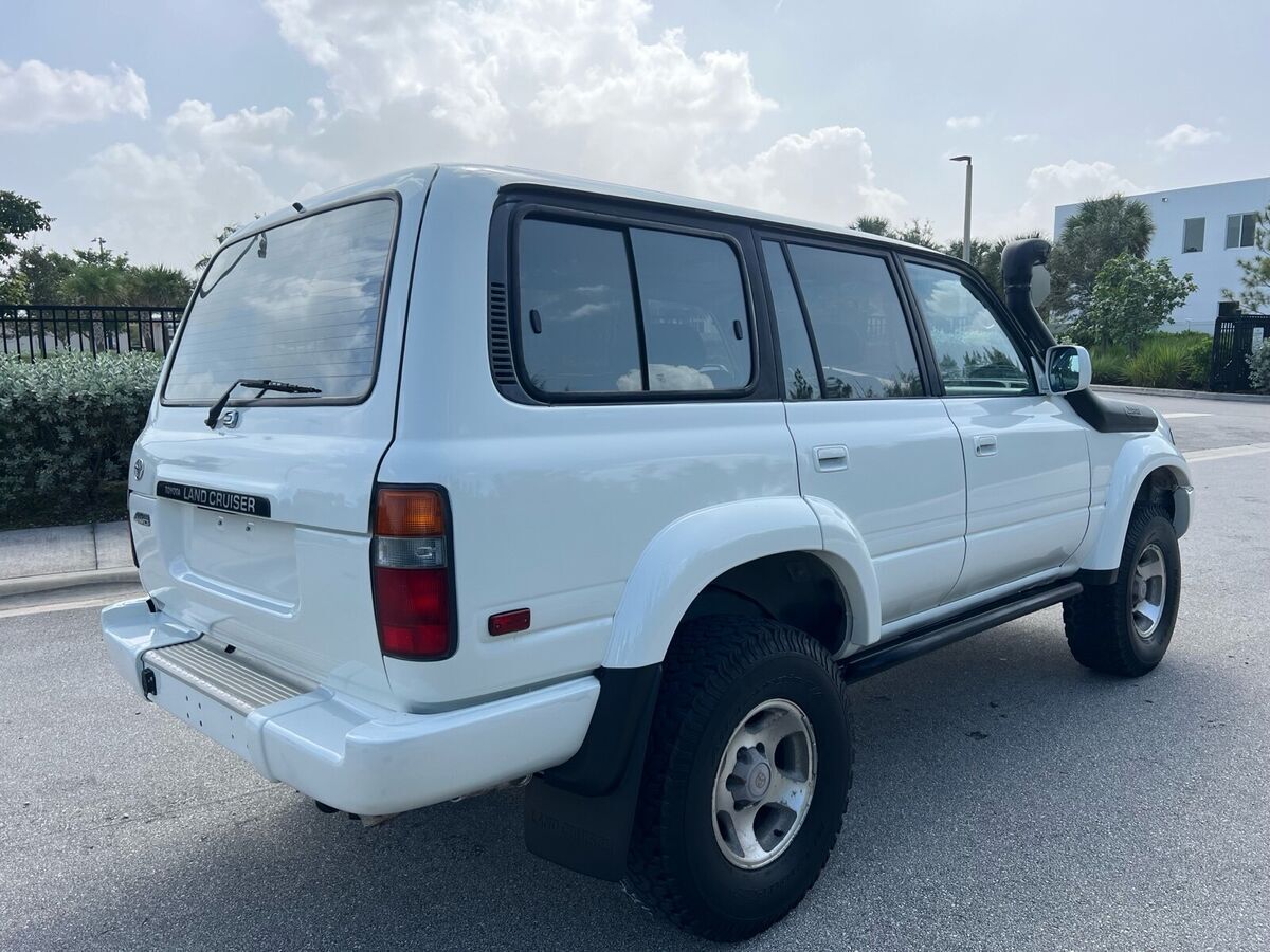 1994 toyota land cruiser white 4wd automatic dj81