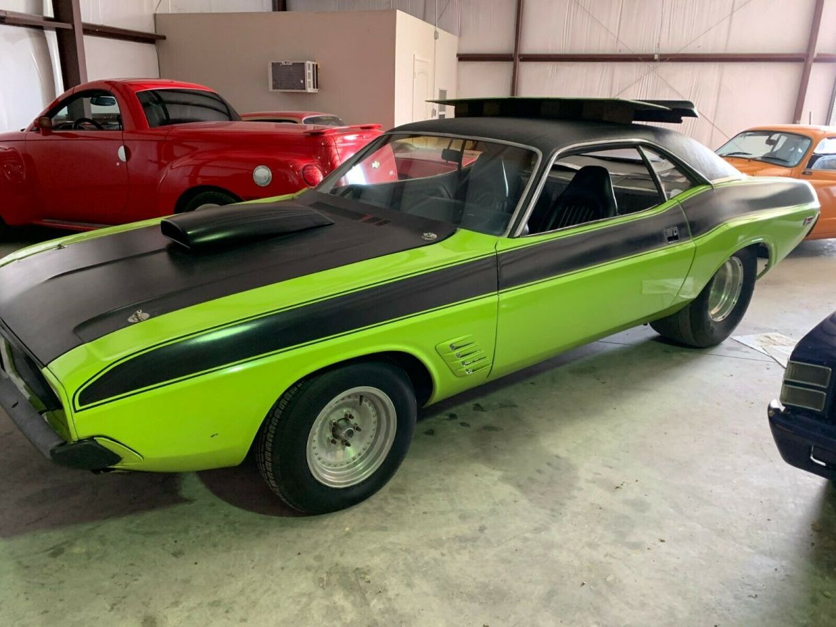 1974 dodge challenger big block v8 440