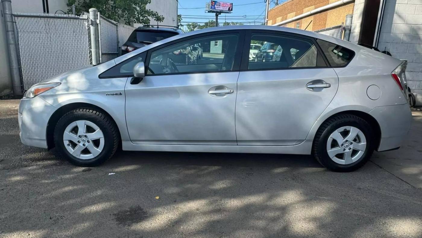 2011 toyota prius two