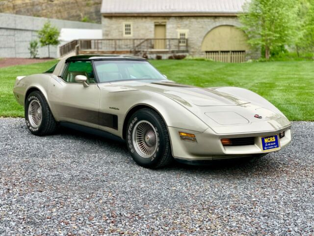 1982 corvette collector edition *9korigmiles*bloomingtongold*ncrsmclellanaward*