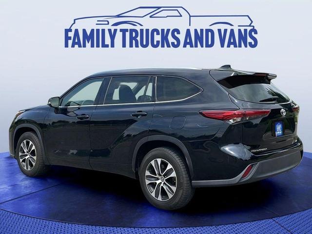 2021 toyota highlander xle