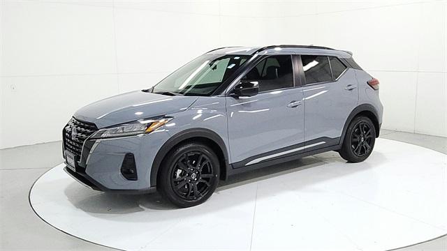 2023 nissan kicks sr