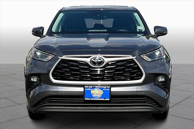 2022 toyota highlander le