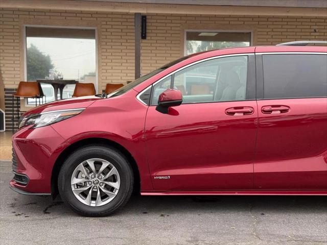 2021 toyota sienna le