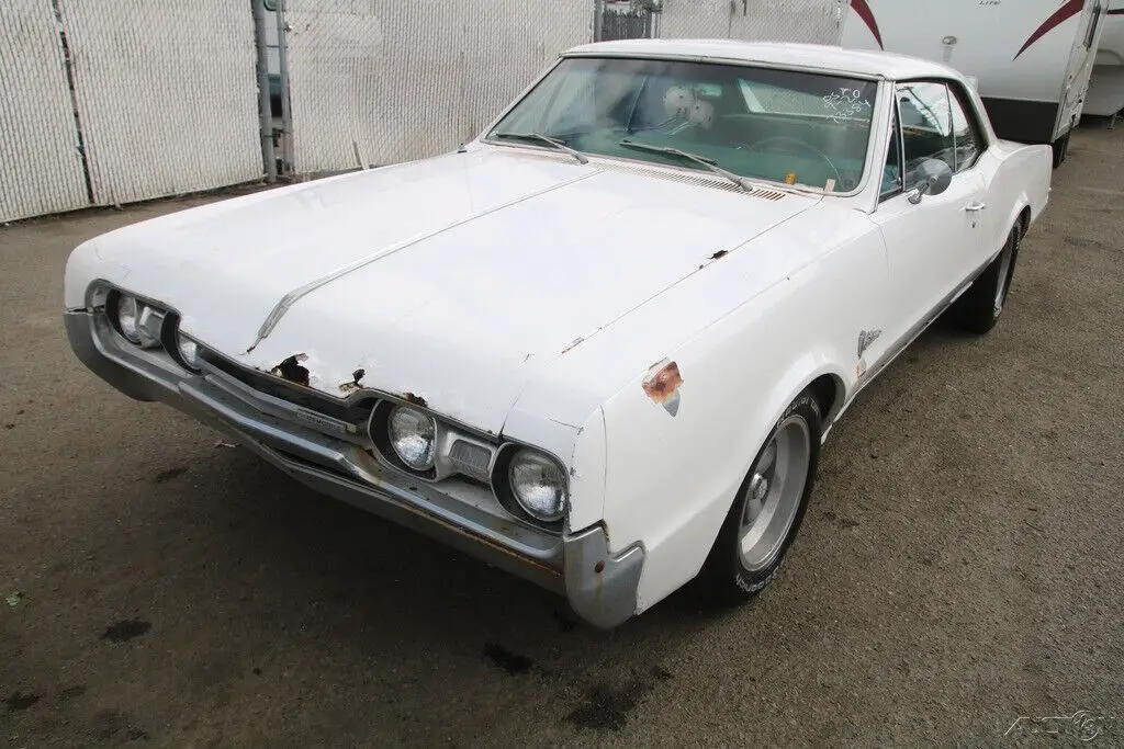 (osa) 1967 oldsmobile cutlass coupe automatic 8 cylinder no reserve!