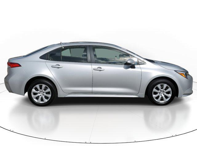 2024 toyota corolla hybrid le