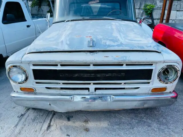 1962 international harvester pickup truck s100 3/4 ton v8 turns over fires