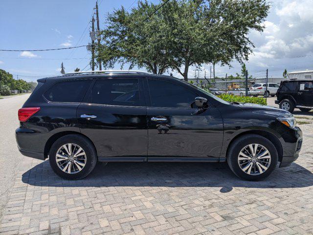 2019 nissan pathfinder sv