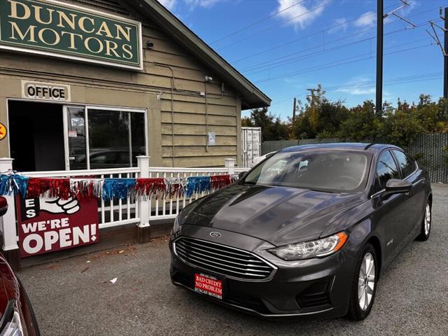 2019 ford fusion hybrid se