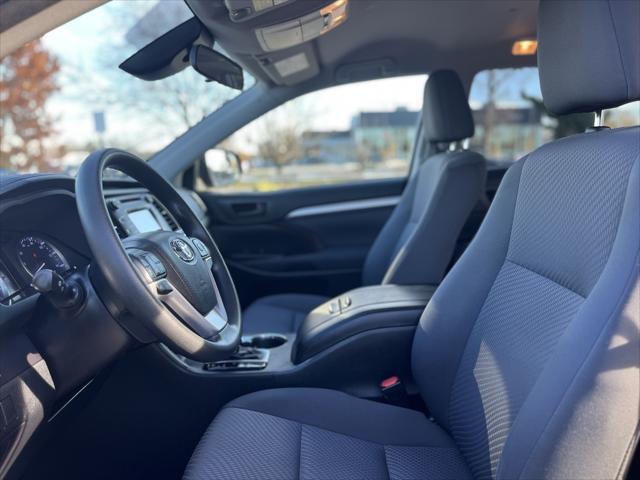 2018 toyota highlander le