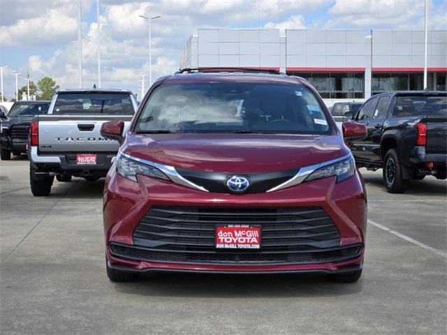 2024 toyota sienna le