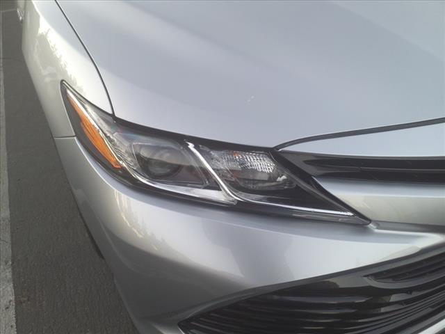 2020 toyota camry hybrid le