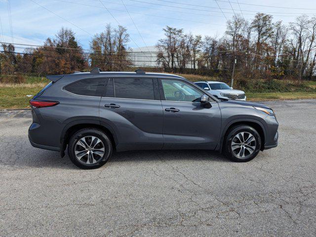 2021 toyota highlander xle