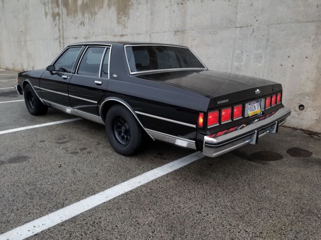 1983 caprice classic cl package. fully loaded. clean title box chevy