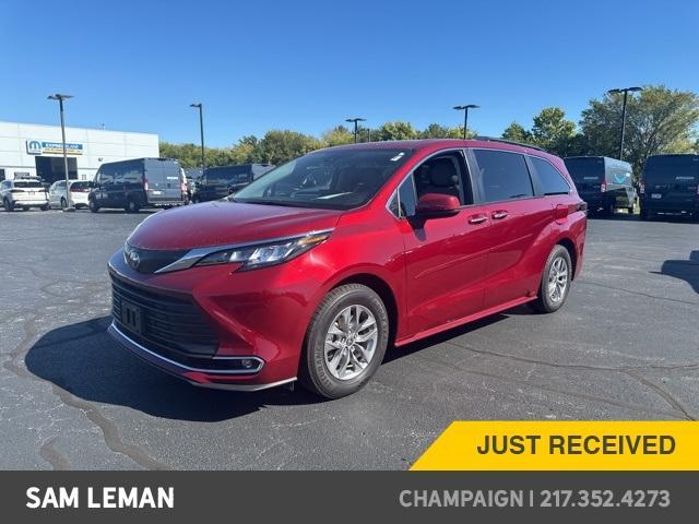 2022 toyota sienna xle