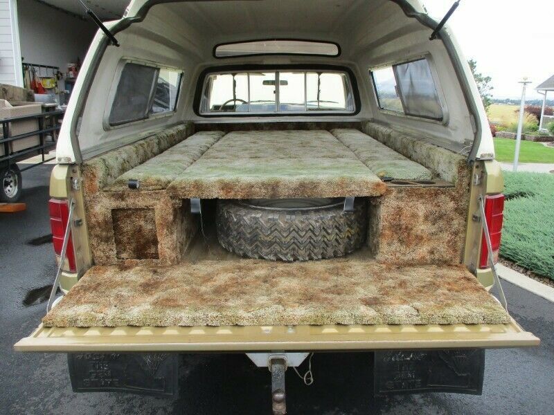 1980 ford f-250 ranger lariat 4x4 (very nice and well maintained / two owner)
