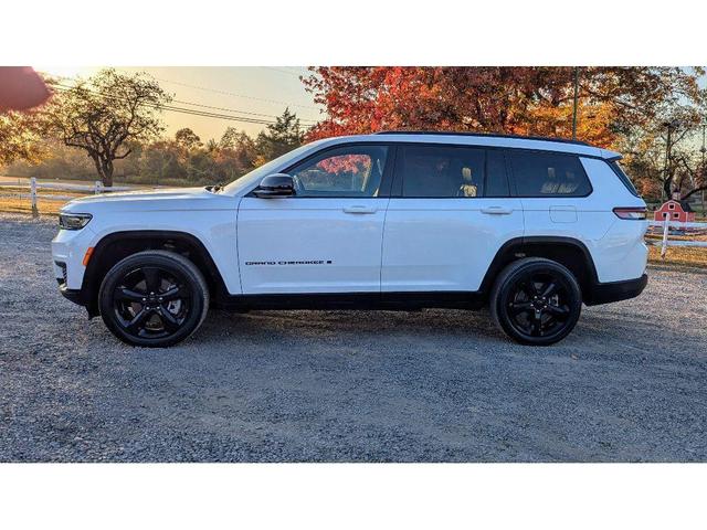 2022 jeep grand cherokee l laredo