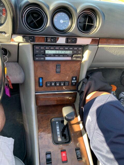 1988 560 sl v8 mercedes benz convertible, removable hardtop , private seller