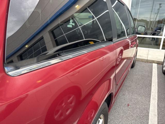 2011 dodge grand caravan crew
