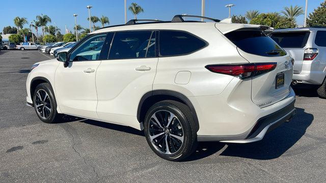 2021 toyota highlander xse