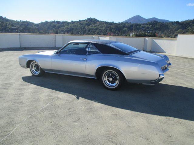 1967 buick riviera super clean california car bucket seat console shift newpaint
