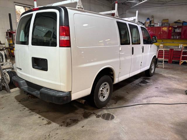 2017 chevrolet express 2500 work van