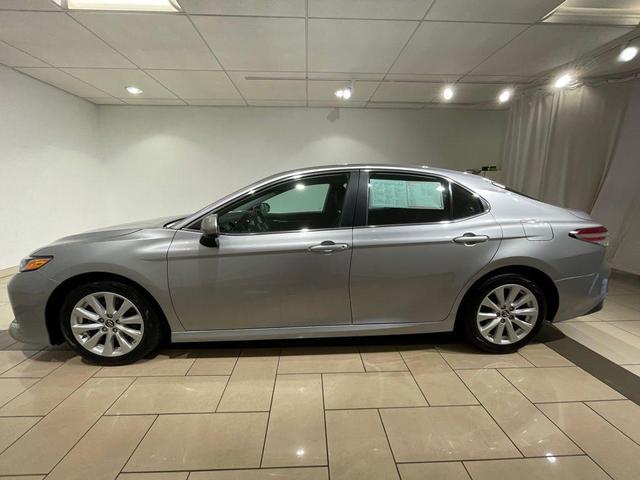 2019 toyota camry le