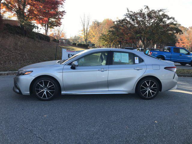 2022 toyota camry se