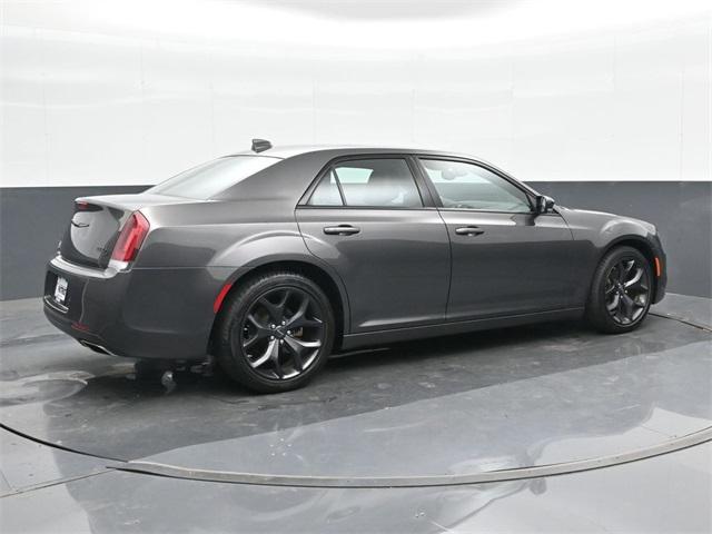 2023 chrysler 300 s