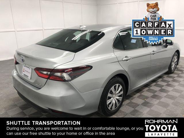 2021 toyota camry hybrid le