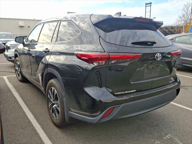 2021 toyota highlander xle