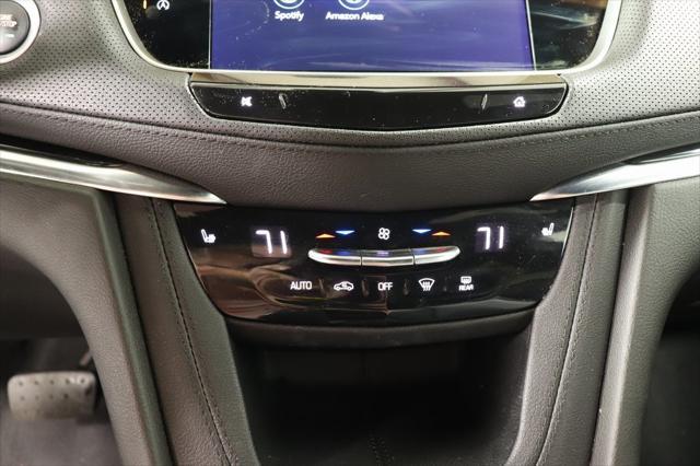2022 cadillac xt5 premium luxury