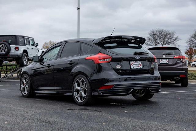 2015 ford focus st base