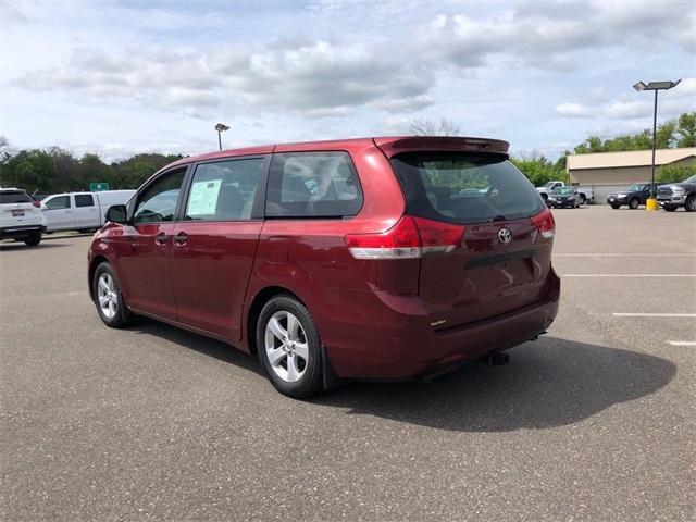 2011 toyota sienna base