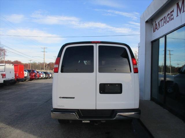 2017 chevrolet express 2500 lt