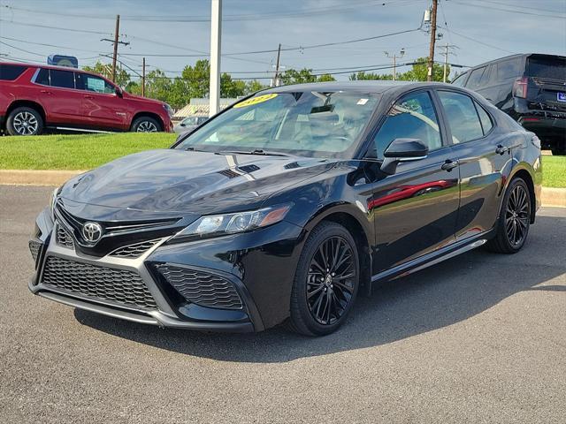 2022 toyota camry se