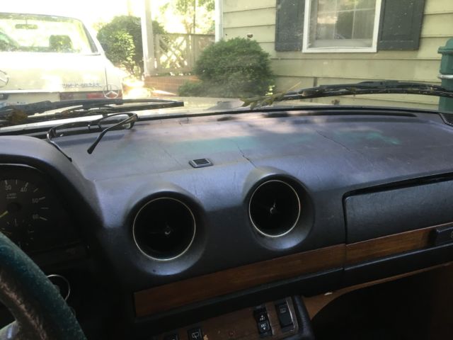 1984 mercedes-benz 300td base wagon 4-door 3.0l