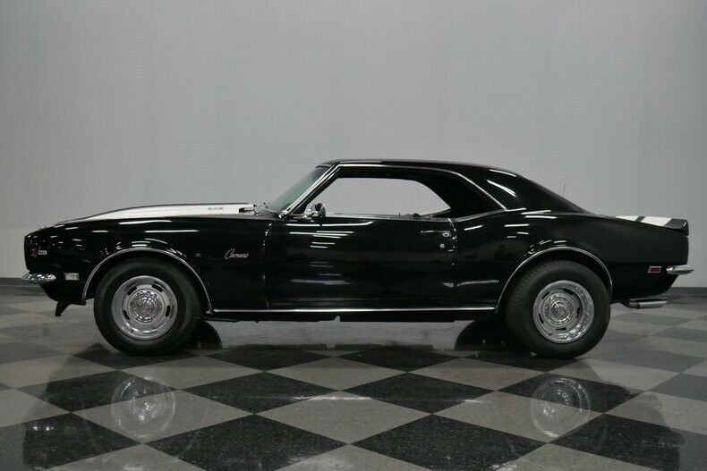 calssic vintage muscle car camaro tuxedo black 350ci