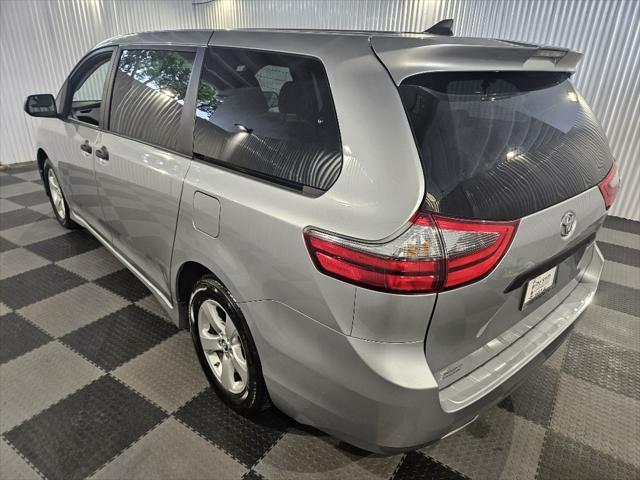 2020 toyota sienna l