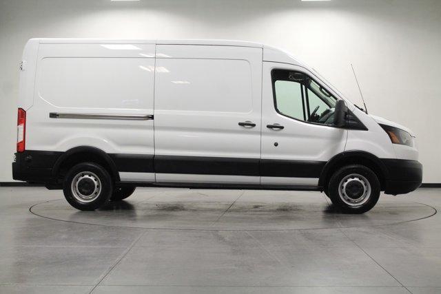 2019 ford transit-250 148 wb medium roof cargo