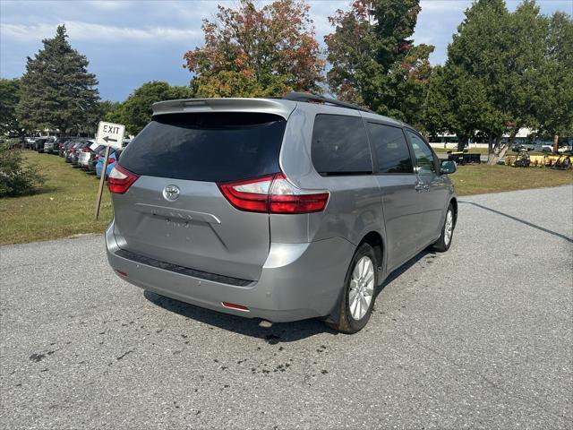 2017 toyota sienna xle