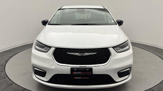2024 chrysler pacifica hybrid select
